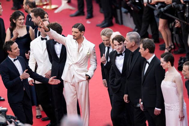 Cannes La Bataille de Gaulle L age de fer Red Carpert EB French-Canadian actor Niels Schneider arrives for the screening of the film La Bataille de Gaulle : L age de fer (De Gaulle: Tilting Iron) at the 79th edition of the Cannes Film Festival in Cannes, southern France on May 20, 2026.Photo by Eliot Blondet ABACAPRESS.COM Cannes France France  Copyright: xBlondetxEliot ABACAx