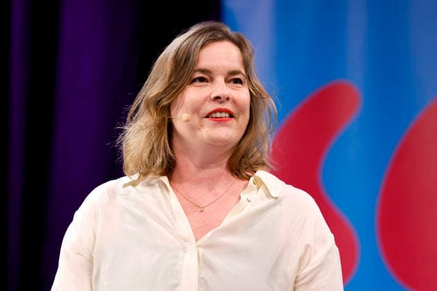 Autorin Katja Berlin in der Veranstaltung Torten der Wahrheit Katja Berlin weiß, wann eine Idee für gut befunden wird! im Rahmen der Lit.Cologne 2026 im WDR-Funkhaus am Wallrafplatz. Köln, 20.05.2026 NRW Deutschland *** Author Katja Berlin at the event Torten der Wahrheit Katja Berlin knows when an idea is considered good as part of Lit Cologne 2026 at the WDR Funkhaus am Wallrafplatz Cologne, 20 05 2026 NRW Germany Copyright: xChristophxHardtx