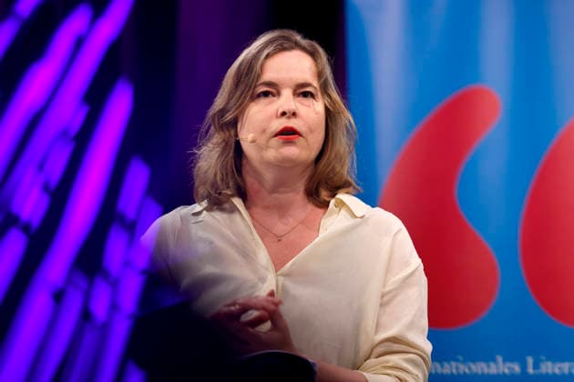 Autorin Katja Berlin in der Veranstaltung Torten der Wahrheit Katja Berlin weiß, wann eine Idee für gut befunden wird! im Rahmen der Lit.Cologne 2026 im WDR-Funkhaus am Wallrafplatz. Köln, 20.05.2026 NRW Deutschland *** Author Katja Berlin at the event Torten der Wahrheit Katja Berlin knows when an idea is considered good as part of Lit Cologne 2026 at the WDR Funkhaus am Wallrafplatz Cologne, 20 05 2026 NRW Germany Copyright: xChristophxHardtx