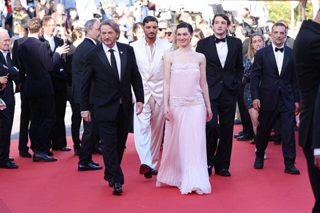Cannes - La Bataille De Gaulle: L Age De Fer De Gaulle: Tilting Iron Red Carpet JD Felix Kysyl, Tom Mison, Simon Abkarian, Antonin Baudry, Florian Lesieur, Niels Schneider, Kacey Mottet-Klein, Loïc Corbery, Jerome Seydoux, Anamaria Vartolomei, Mathieu Kassovitz, Benoît Magimel and Ardavan Safaee at the La Bataille De Gaulle: L Age De Fer (De Gaulle: Tilting Iron) screening on the red carpet during the 79th annual Cannes Film Festival at Palais des Festivals on May 20, 2026 in Cannes, France. Photo by Jerome Domine ABACAPRESS.COM Cannes France  Copyright: xDominexJerome ABACAx