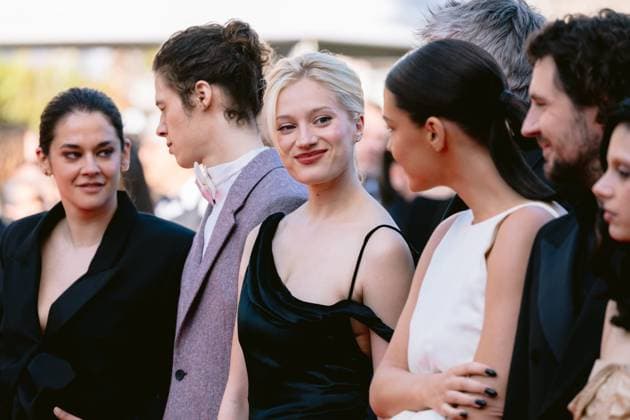 79ème Festival International du Film de Cannes Montée des marches du film La bataille De Gaulle lâge de fer 79th International Cannes Film Festival Red Carpet 456516 2026 05 20 Exarchopoulos, Adèle Tereszkiewicz, Nadia Kircher, Paul  Copyright: xTerencexBaelenx STAR_456516_059