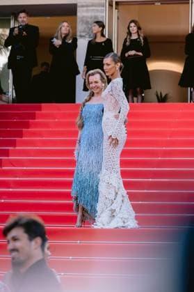 79ème Festival International du Film de Cannes Montée des marches du film La bataille De Gaulle lâge de fer 79th International Cannes Film Festival Red Carpet 456516 2026 05 20 Hadid, Bella Scheufele Gruosi, Caroline  Copyright: xTerencexBaelenx STAR_456516_128