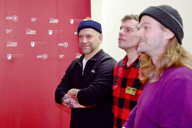 Sportfreunde Stiller - Mit dem Herz in der Hand Florian Weber, Rüdiger Linhof, Peter Stephan Brugger 30 Jahre Sportfreunde Stiller - Mit dem Herz in der Hand, Kino Colosseum, Berlin Datum: 20.05.2026 *** Sportfreunde Stiller Mit dem Herz in der Hand Florian Weber, Rüdiger Linhof, Peter Stephan Brugger 30 Jahre Sportfreunde Stiller Mit dem Herz in der Hand, Kino Colosseum, Berlin Date 20 05 2026 Copyright: xEventpress Kratschx