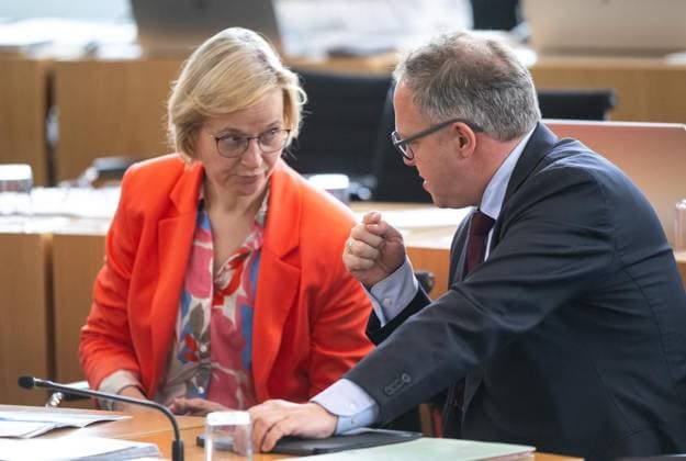 8. THÜRINGER LANDTAG - 43. PLENARSITZUNG ** NUR FÜR REDAKTIONELLE ZWECKE ** EDITORIAL USE ONLY **<p>20 05 2026-Erfurt: Thüringer Landtag 8. Wahlperiode 43. Plenarsitzung im Foto: Ministerpräsident Mario Voigt (CDU), Katja Wolf (BSW), Thüringer Finanzministerin und Stellvertretende Ministerpräsidentin ( Deutschland Thueringen Erfurt Copyright: SaschaxFromm *** 8 THURINGIAN STATE PARLIAMENT 43 PLENARY SESSION FOR EDITORIAL PURPOSES ONLY EDITORIAL USE ONLY p 20 05 2026 Erfurt Thuringian State Parliament 8 Election Period 43 Plenary Session in the photo Minister President Mario Voigt CDU , Katja Wolf BSW , Thuringian Minister of Finance and Deputy Minister President Germany Thuringia Erfurt Copyright SaschaxFromm Copyright: SaschaxFromm doc85xlnqarx765udmki1q ,EDITORIAL USE ONLY