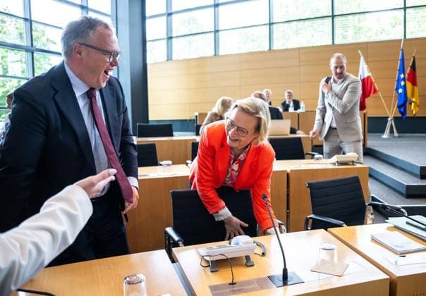 8. THÜRINGER LANDTAG - 43. PLENARSITZUNG ** NUR FÜR REDAKTIONELLE ZWECKE ** EDITORIAL USE ONLY **<p>20 05 2026-Erfurt: Thüringer Landtag 8. Wahlperiode 43. Plenarsitzung im Foto: Ministerpräsident Mario Voigt (CDU), Katja Wolf (BSW), Thüringer Finanzministerin und Stellvertretende Ministerpräsidentin ( Deutschland Thueringen Erfurt Copyright: SaschaxFromm *** 8 THURINGIAN STATE PARLIAMENT 43 PLENARY SESSION FOR EDITORIAL PURPOSES ONLY EDITORIAL USE ONLY p 20 05 2026 Erfurt Thuringian State Parliament 8 Election Period 43 Plenary Session in the photo Minister President Mario Voigt CDU , Katja Wolf BSW , Thuringian Minister of Finance and Deputy Minister President Germany Thuringia Erfurt Copyright SaschaxFromm Copyright: SaschaxFromm doc85xlo6bogkx1cvqqoi1q ,EDITORIAL USE ONLY