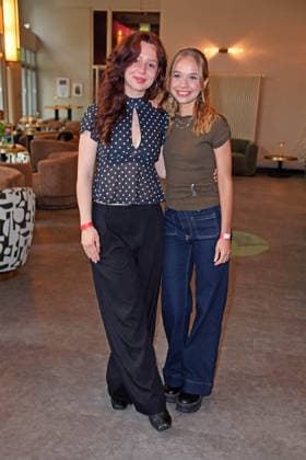 Nele Leonie Kerber, Katharina Hirschberg bei der Kinopremiere der RTL TV-Serie DER LEHRER im Filmtheater Colosseum in Berlin am 20.05.2026 *** Nele Leonie Kerber, Katharina Hirschberg at the cinema premiere of the RTL TV series DER LEHRER at the Colosseum movie theater in Berlin on 20 05 2026