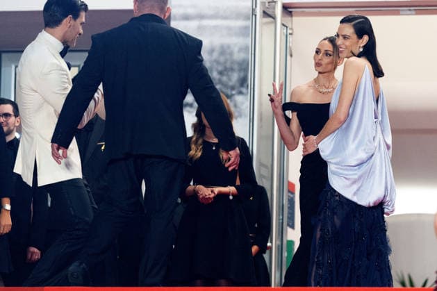 Johannes Huebl, Olivia Palermo, Alexa Chung Montée des marches du film The man I love lors du 79ème Festival International du Film de Cannes, le 20 mai 2026 Olivier Borde Bestimage Red carpet for The man I love at the 79th Cannes International Film Festival on May 20, 2026 Cannes France  Copyright: xOLIVIERxBORDEx xBESTIMAGExOLIVIERxBORDEx xBESTIMAGEx