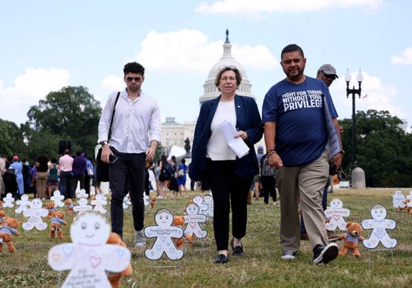 May 20, 2026, Washington, District Of Columbia, USA: President of the American Federation of Teachers Randi Weingarten attends a Vigil outside the US Capitol calling for an end to child and family detention by ICE, hosted by the Read Them Home Initiative and Free Families Coalition, near the US Capitol in Washington, DC, USA, on May 20, 2026. The vigil featured 620 teddy bears and stuffed animals to represent the over 6,200 children arrested by ICE and denied a childhood since the start of the Trump Administration. Washington USA - ZUMAs337 20260520_znp_s337_012 Copyright: xGentxShkullakux