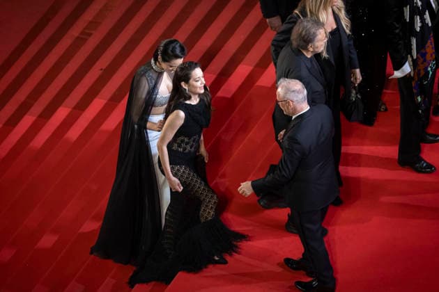 Marion Cotillard, Noémie Merlant, Thierry Frémaux Montée des marches du film Roma elastica lors du 79ème Festival International du Film de Cannes, le 20 mai 2026 Camilla Canalini Bestimage Red carpet for Roma elastica at the 79th Cannes International Film Festival on May 20, 2026 Cannes France  Copyright: xCamillaxCanalinix xBestimagexCamillaxCanalinix xBestimagex