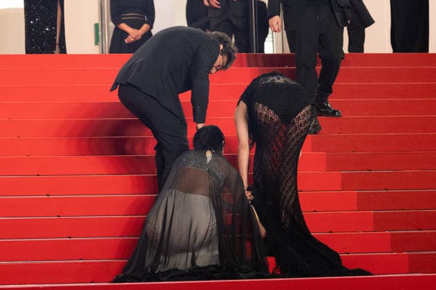 Noémie Merlant, Marion Cotillard Montée des marches du film Roma elastica lors du 79ème Festival International du Film de Cannes, le 20 mai 2026 Jacovides Moreau Bestimage Red carpet for Roma elastica at the 79th Cannes International Film Festival on May 20, 2026 Cannes France  Copyright: xJACOVIDES-MOREAUx xBESTIMAGExJACOVIDES-MOREAUx xBESTIMAGEx