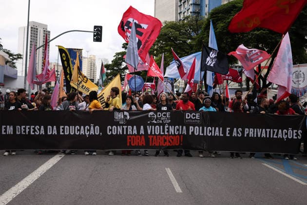 SaO PAULO, SP - 20.05.2026: MARCHA UNIFICADA DOS ESTUDANTES EM SP - Demonstration by students and teachers against the Governor of the State of Sao Paulo, Tarcisio de Freitas. They are demanding better conditions in public universities. Largo da Batata, Avenida Faria Lima, Cidade Jardim. Sao Paulo, SP x2947414x  IanxMaenfeld