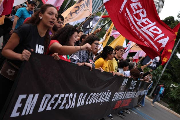 SaO PAULO, SP - 20.05.2026: MARCHA UNIFICADA DOS ESTUDANTES EM SP - Demonstration by students and teachers against the Governor of the State of Sao Paulo, Tarcisio de Freitas. They are demanding better conditions in public universities. Largo da Batata, Avenida Faria Lima, Cidade Jardim. Sao Paulo, SP x2947416x  IanxMaenfeld