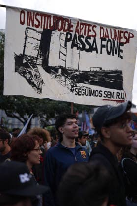 SaO PAULO, SP - 20.05.2026: MARCHA UNIFICADA DOS ESTUDANTES EM SP - Demonstration by students and teachers against the Governor of the State of Sao Paulo, Tarcisio de Freitas. They are demanding better conditions in public universities. Largo da Batata, Avenida Faria Lima, Cidade Jardim. Sao Paulo, SP x2947420x  IanxMaenfeld