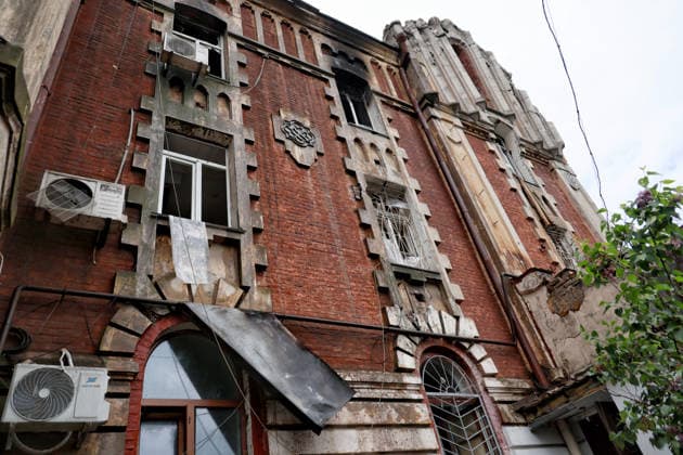 RECORD DATE NOT STATED A building damaged in a Russian drone attack is seen in Odesa, Ukraine, on May 18, 2026. As a result of a massive overnight attack by Russian strike drones, several residential buildings in the Prymorskyi and Kyivskyi districts sustained significant damage. Roofs of three-storey buildings were destroyed, while a one-storey house was ruined in another area. Buildings of a city lyceum and a kindergarten were also damaged. Two people, an 11-year-old boy and a 59-year-old man, were injured (Photo by Nina Liashonok Ukrinform) Russian drone attack on Odesa leaves people injured  Copyright: xNinaxLiashonokx