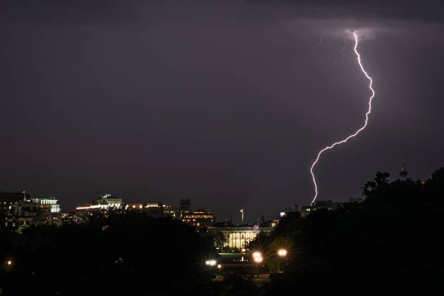 May 20, 2026, Washington, District Of Columbia, United States: Lightning illuminates the skies over Washington, D.C. as storms move through the region early in the evening. Washington United States  - ZUMAk206 20260520_znp_k206_023 Copyright: xMattxKaminskyx