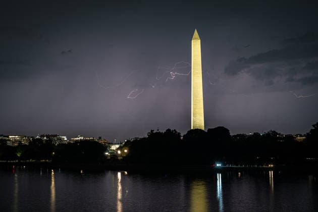May 20, 2026, Washington, District Of Columbia, United States: Lightning illuminates the skies over Washington, D.C. as storms move through the region early in the evening. Washington United States  - ZUMAk206 20260520_znp_k206_020 Copyright: xMattxKaminskyx