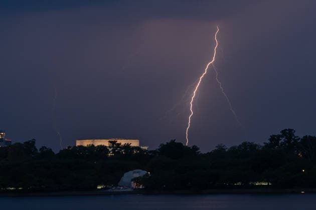 May 20, 2026, Washington, District Of Columbia, United States: Lightning illuminates the skies over Washington, D.C. as storms move through the region early in the evening. Washington United States - ZUMAk206 20260520_znp_k206_019 Copyright: xMattxKaminskyx