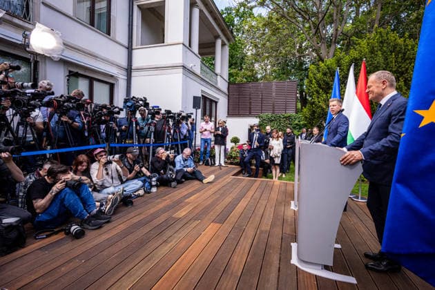 May 20, 2026, Warsaw, Poland: New Hungarian Prime Minister, Peter Magyar and Polish Prime Minister, Donald Tusk held a joint press conference during their meeting at the Polish Prime Minister s residence. On the morning of Wednesday, the 20th of May, on his first foreign visit, the new Prime Minister of Hungary, Peter Magyar, meets with Polish Prime Minister Donald Tusk. The visit symbolically marks the opening of a new phase in Budapest s relations with Europe. During the meeting the Prime Ministers discuss Magyar s victory in the recent Hungarian elections, the Polish-Hungarian relationship, and the issue of Zbigniew Ziobra and Marcin Romanowski - two Polish politicians evading prosecution in Poland by hiding in Hungary. After the meeting - ZUMAs197 20260520_aaa_s197_277 Copyright: xNeilxMiltonx