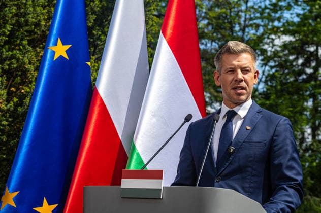 May 20, 2026, Warsaw, Poland: New Hungarian Prime Minister, Peter Magyar seen talking to the press during his meeting with the Polish Prime Minister, Donald Tusk . On the morning of Wednesday, the 20th of May, on his first foreign visit, the new Prime Minister of Hungary, Peter Magyar, meets with Polish Prime Minister Donald Tusk. The visit symbolically marks the opening of a new phase in Budapest s relations with Europe. During the meeting the Prime Ministers discuss Magyar s victory in the recent Hungarian elections, the Polish-Hungarian relationship, and the issue of Zbigniew Ziobra and Marcin Romanowski - two Polish politicians evading prosecution in Poland by hiding in Hungary. After the meeting, Peter Magyar meets with the Polish Pres  - ZUMAs197 20260520_aaa_s197_268 Copyright: xNeilxMiltonx