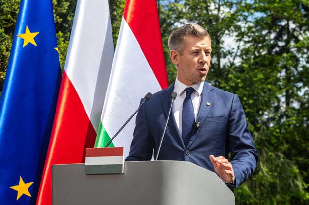 May 20, 2026, Warsaw, Poland: New Hungarian Prime Minister, Peter Magyar seen talking to the press during his meeting with the Polish Prime Minister, Donald Tusk . On the morning of Wednesday, the 20th of May, on his first foreign visit, the new Prime Minister of Hungary, Peter Magyar, meets with Polish Prime Minister Donald Tusk. The visit symbolically marks the opening of a new phase in Budapest s relations with Europe. During the meeting the Prime Ministers discuss Magyar s victory in the recent Hungarian elections, the Polish-Hungarian relationship, and the issue of Zbigniew Ziobra and Marcin Romanowski - two Polish politicians evading prosecution in Poland by hiding in Hungary. After the meeting, Peter Magyar meets with the Polish Pres - ZUMAs197 20260520_aaa_s197_255 Copyright: xNeilxMiltonx