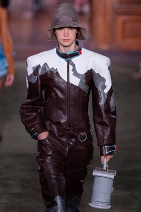 The Louis Vuitton Cruise 2027 Runway - NYC Models walk the runway during the Louis Vuitton 2027 collection fashion show at the Frick Collection in New York City, NY, USA on May 20, 2026. Photo by Adam Gray ABACAPRESS.COM New York City United States  Copyright: xGrayxAdam ABACAx