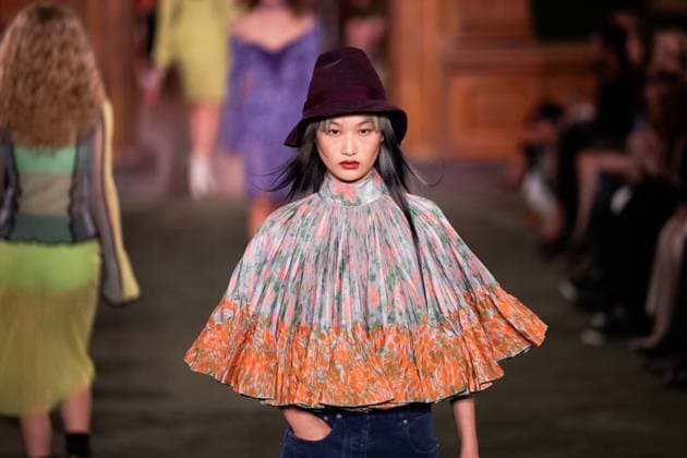 The Louis Vuitton Cruise 2027 Runway - NYC Models walk the runway during the Louis Vuitton 2027 collection fashion show at the Frick Collection in New York City, NY, USA on May 20, 2026. Photo by Adam Gray ABACAPRESS.COM New York City United States  Copyright: xGrayxAdam ABACAx