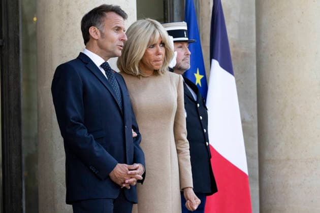 President Macron Welcomes Papua New Guinea PM Marape - Paris Brigitte Macron, First Lady of France, and Emmanuel Macron, President of the Republic, before he received James Marape, Prime Minister of Papua New Guinea, at the Élysée Palace in Paris, on 20 May 2026, as part of bilateral partnerships in the Indo-Pacific region in the fields of security and defence, the fight against illegal fishing, biodiversity and sustainable development. Photo by Jeremy Paoloni ABACAPRESS.COM Paris France  Copyright: xPaolonixJeremy ABACAx