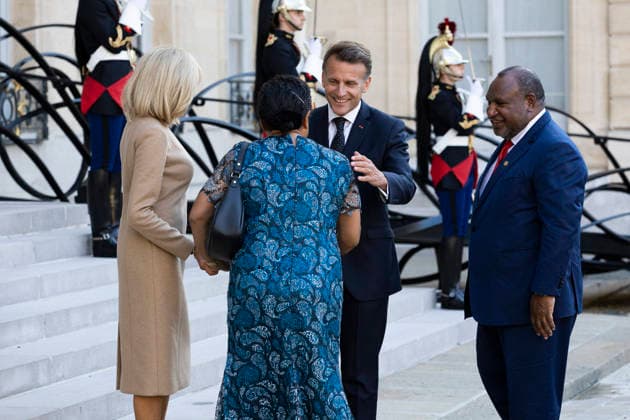 President Macron Welcomes Papua New Guinea PM Marape - Paris Emmanuel Macron, President of France, welcomes James Marape, Prime Minister of Papua New Guinea, to the Élysée Palace in Paris on 20 May 2026, as part of bilateral partnerships in the Indo-Pacific region in the fields of security and defence, the fight against illegal fishing, biodiversity and sustainable development Photo by Jeremy Paoloni ABACAPRESS.COM Paris France  Copyright: xPaolonixJeremy ABACAx