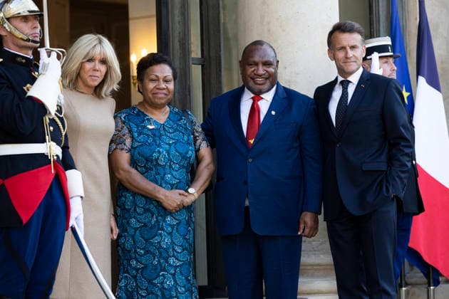 President Macron Welcomes Papua New Guinea PM Marape - Paris Emmanuel Macron, President of France, welcomes James Marape, Prime Minister of Papua New Guinea, to the Élysée Palace in Paris on 20 May 2026, as part of bilateral partnerships in the Indo-Pacific region in the fields of security and defence, the fight against illegal fishing, biodiversity and sustainable development Photo by Jeremy Paoloni ABACAPRESS.COM Paris France  Copyright: xPaolonixJeremy ABACAx