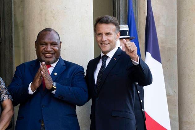 President Macron Welcomes Papua New Guinea PM Marape - Paris Emmanuel Macron, President of France, welcomes James Marape, Prime Minister of Papua New Guinea, to the Élysée Palace in Paris on 20 May 2026, as part of bilateral partnerships in the Indo-Pacific region in the fields of security and defence, the fight against illegal fishing, biodiversity and sustainable development Photo by Jeremy Paoloni ABACAPRESS.COM Paris France  Copyright: xPaolonixJeremy ABACAx