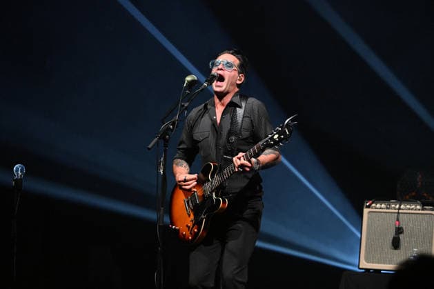Manu Lanvin Performs At The Forum - Vaureal Manu Lanvin performs at the Forum in Vauréal, France on May 20, 2026. Photo by Christophe Meng ABACAPRESS.COM Vaureal France  Copyright: xMengxChristophe ABACAx