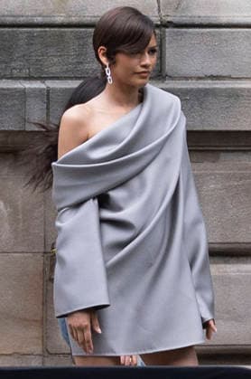 May 20, 2026, New York, Ny, United States: Zendaya attends the Louis Vuitton Cruise 2027 Show. Held at The Frick Collection in New York. Zuma Press May 20, 2026. New York United States  - ZUMAp281 20260520_zea_p281_064 Copyright: xPhotoxImagexPressx
