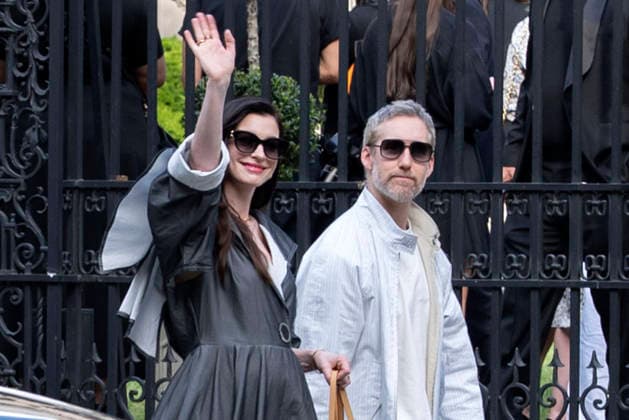 May 20, 2026, New York, Ny, United States: Anne Hathaway and Adam Shulman attend the Louis Vuitton Cruise 2027 Show. Held at The Frick Collection in New York. Zuma Press May 20, 2026. New York United States - ZUMAp281 20260520_zea_p281_068 Copyright: xPhotoxImagexPressx
