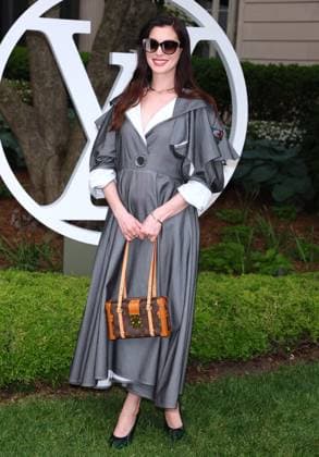 Celebs at The Louis Vuitton Cruise 2027 - NYC Anne Hathaway attends the 2027 Cruise Louis Vuitton show at The Frick Collection in New York on May 20, 2026. Photo by Charles Guerin ABACAPRESS.COM New York City NY United States  Copyright: xGuerinxCharles ABACAx