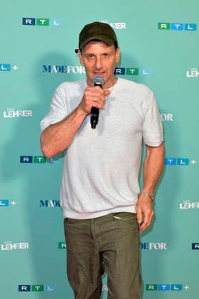 Hendrik Duryn bei der Premiere der 10. Staffel der RTL Serie Der Lehrer im Colosseum. Berlin, 20.05.2026 *** Hendrik Duryn at the premiere of the 10th season of the RTL series Der Lehrer at the Colosseum Berlin, 20 05 2026 Foto:xM.xBehrensx xFuturexImagex lehrer_6503
