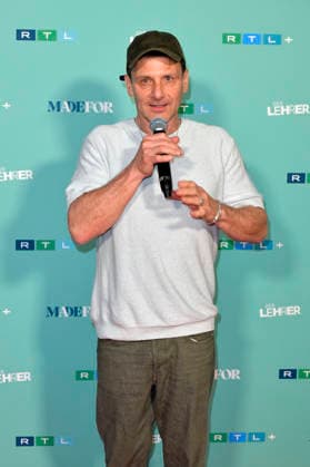 Hendrik Duryn bei der Premiere der 10. Staffel der RTL Serie Der Lehrer im Colosseum. Berlin, 20.05.2026 *** Hendrik Duryn at the premiere of the 10th season of the RTL series Der Lehrer at the Colosseum Berlin, 20 05 2026 Foto:xM.xBehrensx xFuturexImagex lehrer_6504