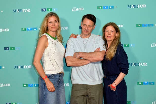 Jessica Ginkel, Hendrik Duryn und Birte Hanusrichter bei der Premiere der 10. Staffel der RTL Serie Der Lehrer im Colosseum. Berlin, 20.05.2026 *** Jessica Ginkel, Hendrik Duryn and Birte Hanusrichter at the premiere of the 10th season of the RTL series Der Lehrer at the Colosseum Berlin, 20 05 2026 Foto:xM.xBehrensx xFuturexImagex lehrer_6540