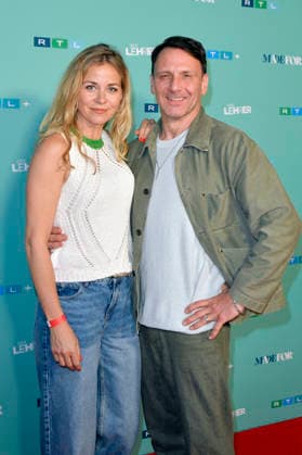 Jessica Ginkel und Hendrik Duryn bei der Premiere der 10. Staffel der RTL Serie Der Lehrer im Colosseum. Berlin, 20.05.2026 *** Jessica Ginkel and Hendrik Duryn at the premiere of the 10th season of the RTL series The Teacher at the Colosseum Berlin, 20 05 2026 Foto:xM.xBehrensx xFuturexImagex lehrer_6574