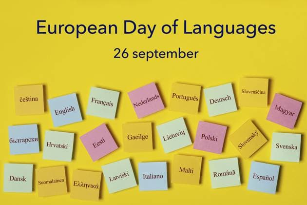 Farbige Tafeln mit den Amtssprachen der Europäischen Union zur Feier des Europäischen Tages der Sprachen am 26. September Colored plates with the official languages of the European Union for the celebration of the European Day of Languages on 26 September Copyright: imageBROKER sergioxdellexvedove ibxiqx17651407.jpg