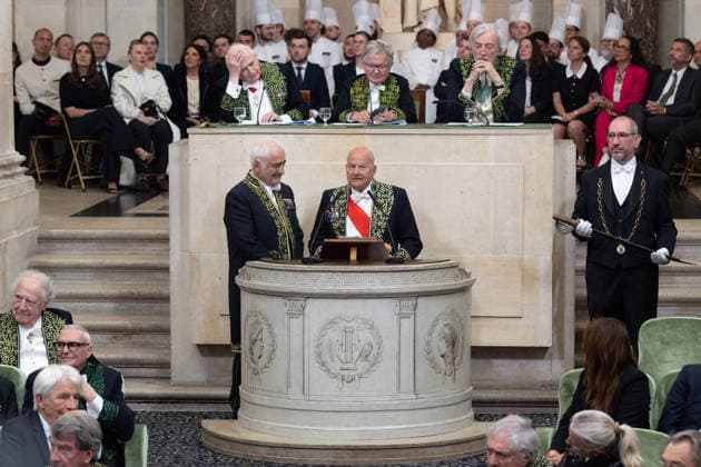 Guy Savoy, Marc Ladreit de Lacharrière Multi-star French chef Guy Savoy has just been officially installed as a member of the Académie des Beaux Arts A ceremony that took place under the dome of the Institut de France, in Paris, France, on May 20, 2026 This is the first time a chef has joined the prestigious institution Julien Sarkissian Bestimage French chef Guy Savoy during his investiture ceremony at the Académie des Beaux Arts in Paris, France, on May 20, 2026 Paris France  Copyright: xJulienxSarkissianx xBestimagexJulienxSarkissianx xBestimagex