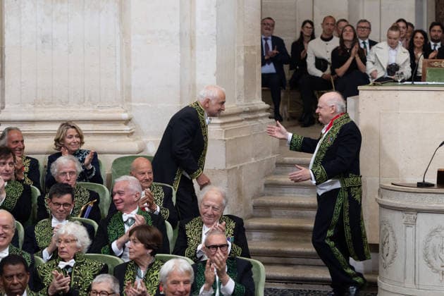 Guy Savoy, Laurent Petitgirard Multi-star French chef Guy Savoy has just been officially installed as a member of the Académie des Beaux Arts A ceremony that took place under the dome of the Institut de France, in Paris, France, on May 20, 2026 This is the first time a chef has joined the prestigious institution Julien Sarkissian Bestimage French chef Guy Savoy during his investiture ceremony at the Académie des Beaux Arts in Paris, France, on May 20, 2026 Paris France  Copyright: xJulienxSarkissianx xBestimagexJulienxSarkissianx xBestimagex
