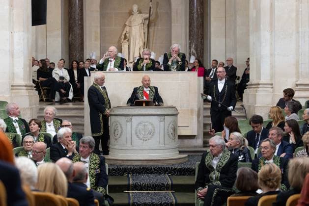 Guy Savoy, Marc Ladreit de Lacharrière Multi-star French chef Guy Savoy has just been officially installed as a member of the Académie des Beaux Arts A ceremony that took place under the dome of the Institut de France, in Paris, France, on May 20, 2026 This is the first time a chef has joined the prestigious institution Julien Sarkissian Bestimage French chef Guy Savoy during his investiture ceremony at the Académie des Beaux Arts in Paris, France, on May 20, 2026 Paris France  Copyright: xJulienxSarkissianx xBestimagexJulienxSarkissianx xBestimagex