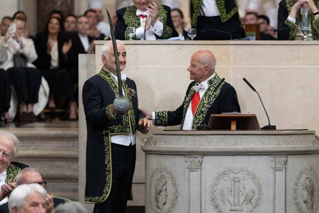 Guy Savoy, Marc Ladreit de Lacharrière Multi-star French chef Guy Savoy has just been officially installed as a member of the Académie des Beaux Arts A ceremony that took place under the dome of the Institut de France, in Paris, France, on May 20, 2026 This is the first time a chef has joined the prestigious institution Julien Sarkissian Bestimage French chef Guy Savoy during his investiture ceremony at the Académie des Beaux Arts in Paris, France, on May 20, 2026 Paris France  Copyright: xJulienxSarkissianx xBestimagexJulienxSarkissianx xBestimagex