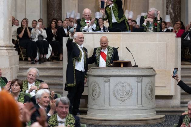 Guy Savoy, Marc Ladreit de Lacharrière Multi-star French chef Guy Savoy has just been officially installed as a member of the Académie des Beaux Arts A ceremony that took place under the dome of the Institut de France, in Paris, France, on May 20, 2026 This is the first time a chef has joined the prestigious institution Julien Sarkissian Bestimage French chef Guy Savoy during his investiture ceremony at the Académie des Beaux Arts in Paris, France, on May 20, 2026 Paris France  Copyright: xJulienxSarkissianx xBestimagexJulienxSarkissianx xBestimagex