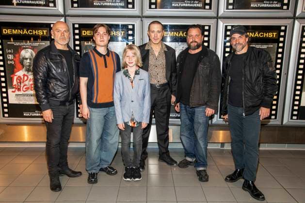ABB JACOBS- Attilab Georg Borlan Oliver Szerkus ,Milo Eisenblaetter ,Timo Jacobs Sascha Gersak Daniel Sellier bei der Sondervorfuehrung des KIno Films Tod meiner Jugend im Kino in der Kulturbrauerei 20.05.2026 in Berlin Berlin Deutschland *** ABB JACOBS Attilab Georg Borlan Oliver Szerkus ,Milo Eisenblaetter ,Timo Jacobs Sascha Gersak Daniel Sellier at the special screening of the KIno movie Tod meiner Jugend at the cinema in der Kulturbrauerei 20 05 2026 in Berlin Berlin Germany