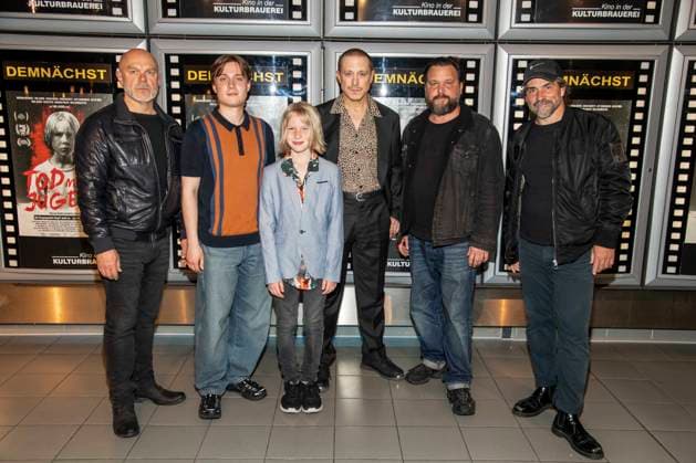 ABB JACOBS- Attilab Georg Borlan Oliver Szerkus ,Milo Eisenblaetter ,Timo Jacobs Sascha Gersak Daniel Sellier bei der Sondervorfuehrung des KIno Films Tod meiner Jugend im Kino in der Kulturbrauerei 20.05.2026 in Berlin Berlin Deutschland *** ABB JACOBS Attilab Georg Borlan Oliver Szerkus ,Milo Eisenblaetter ,Timo Jacobs Sascha Gersak Daniel Sellier at the special screening of the KIno movie Tod meiner Jugend at the Kino in der Kulturbrauerei 20 05 2026 in Berlin Berlin Germany