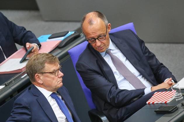 Berlin, Deutschland, 21.05.2026: Deutscher Bundestag: 80. Bundestagssitzung: Bundesminister des Auswärtigen Johann Wadephul (CDU) und Bundeskanzler Friedrich Merz (CDU) *** Berlin, Germany, 21 05 2026 German Bundestag 80 Bundestag session Federal Minister for Foreign Affairs Johann Wadephul CDU and Federal Chancellor Friedrich Merz CDU Copyright: xdtsxNachrichtenagenturx dts_119690