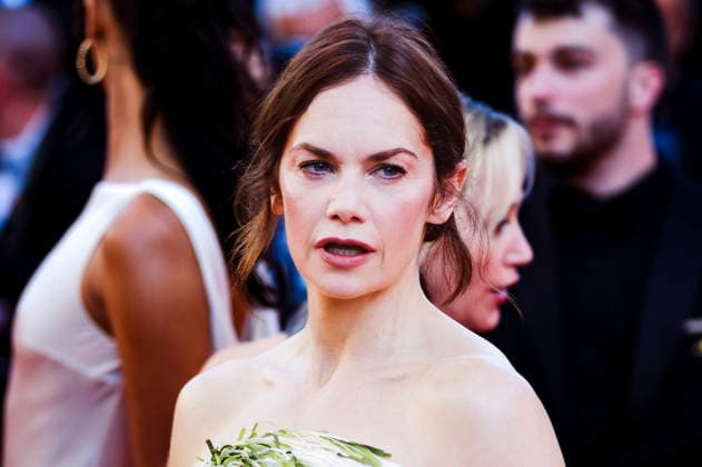 Ruth Wilson bei der Premiere des Kinofilms La bataille de Gaulle: L Ã¢ge de fer De Gaulle: Tilting Iron auf dem Festival de Cannes 2026 79. Internationale Filmfestspiele von Cannes im Palais des Festivals. Cannes, 20.05.2026 *** Ruth Wilson at the premiere of the feature film La bataille de Gaulle L Ã¢ge de fer De Gaulle Tilting Iron at the Festival de Cannes 2026 79 Cannes International Film Festival at the Palais des Festivals Cannes, 20 05 2026 Foto:xJ.xEdwardsx xFuturexImagex gaulle_6585