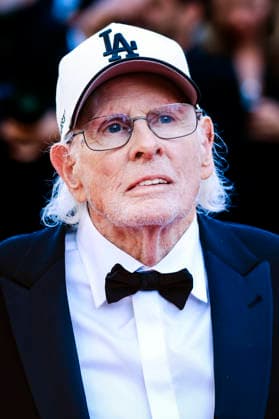 Bruce Dern bei der Premiere des Kinofilms La bataille de Gaulle: L Ã¢ge de fer De Gaulle: Tilting Iron auf dem Festival de Cannes 2026 79. Internationale Filmfestspiele von Cannes im Palais des Festivals. Cannes, 20.05.2026 *** Bruce Dern at the premiere of the feature film La bataille de Gaulle L Ã¢ge de fer De Gaulle Tilting Iron at the Festival de Cannes 2026 79 Cannes International Film Festival at the Palais des Festivals Cannes, 20 05 2026 Foto:xJ.xEdwardsx xFuturexImagex gaulle_6594