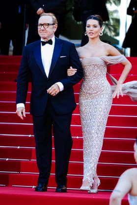 Kevin Spacey und Via Lemann bei der Premiere des Kinofilms La bataille de Gaulle: L Ã¢ge de fer De Gaulle: Tilting Iron auf dem Festival de Cannes 2026 79. Internationale Filmfestspiele von Cannes im Palais des Festivals. Cannes, 20.05.2026 *** Kevin Spacey and Via Lemann at the premiere of the feature film La bataille de Gaulle L Ã¢ge de fer De Gaulle Tilting Iron at the Festival de Cannes 2026 79 Cannes International Film Festival at the Palais des Festivals Cannes, 20 05 2026 Foto:xJ.xEdwardsx xFuturexImagex gaulle_6601